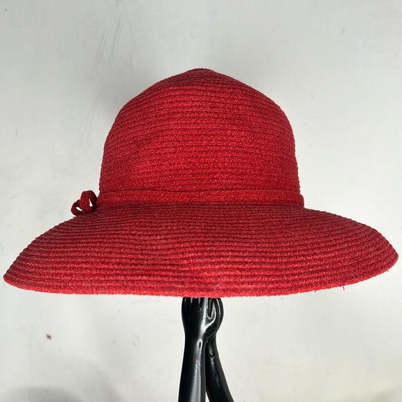 villager | Accessories | Villager Liz Claiborne Red Straw  display picture 2